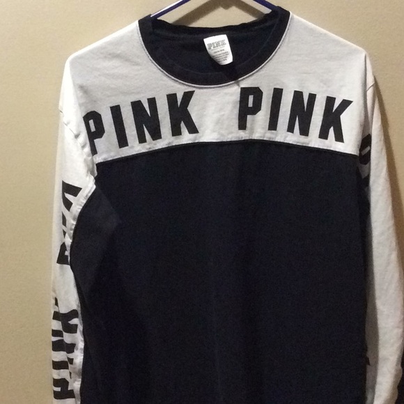 PINK Victoria's Secret Tops - ❤️👀❤️HP❤️Pink Victoria Secret Top